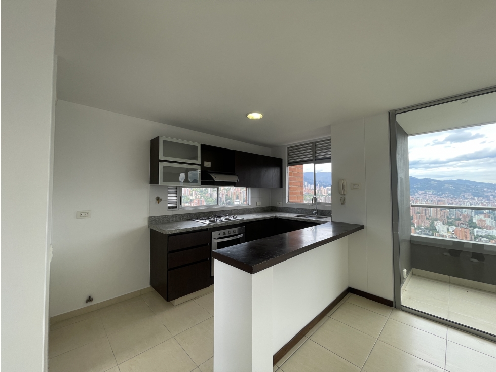 EN ARRIENDO APARTAMENTO EN LAS PALMAS SECTOR COUNTRY CLUB EL POBLADO — foto 4