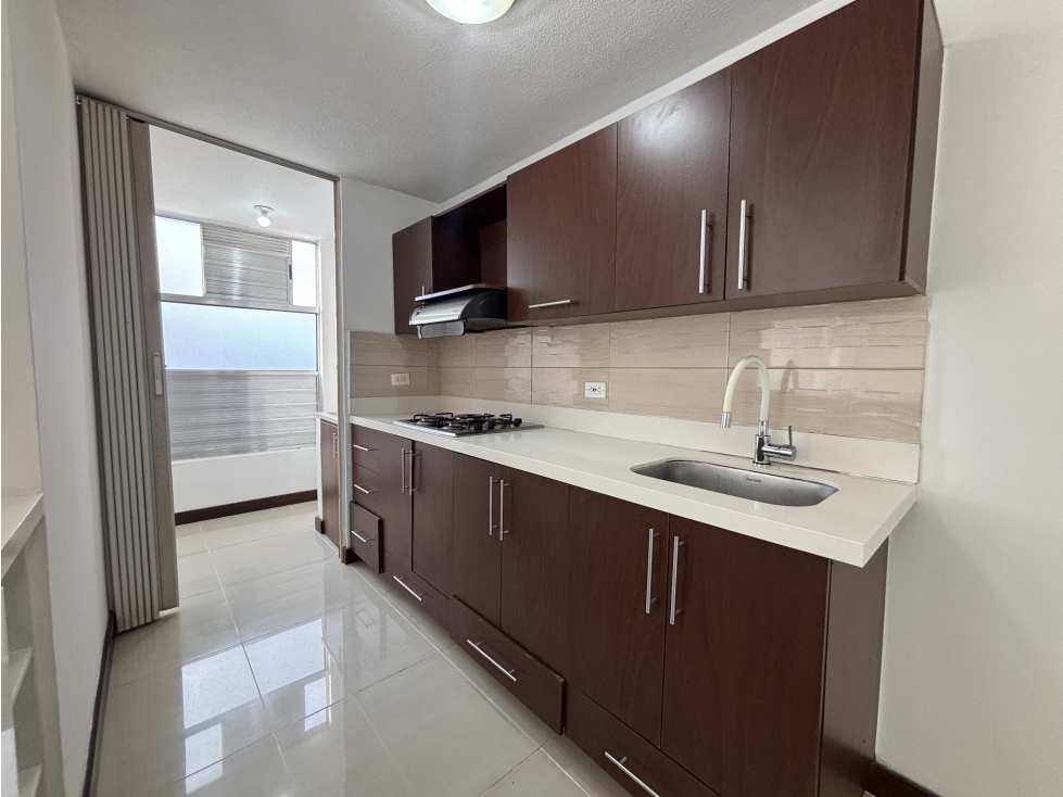 ALQUILER APARTAMENTO EN EL POBLADO SECTOR LOMA DE SAN JULIÁN — foto 6