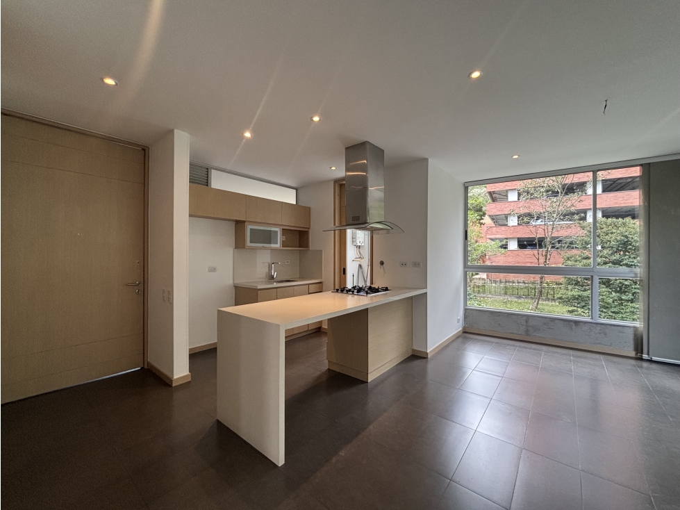 ARRIENDO APARTAMENTO EN EL POBLADO SECTOR COLA DEL ZORRO