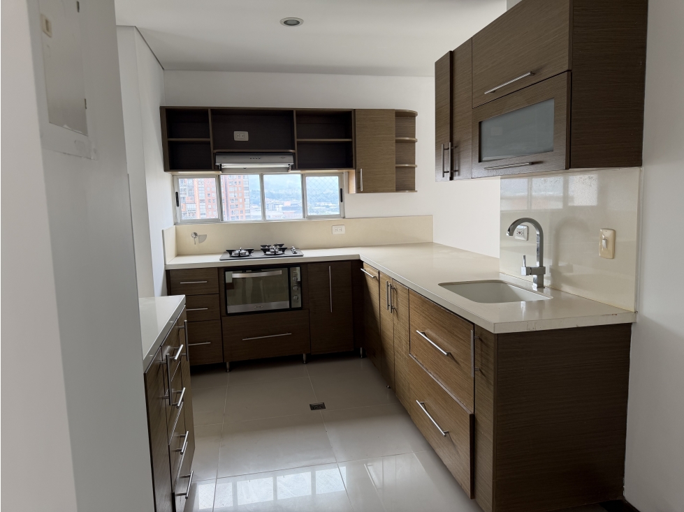 ARRIENDO APARTAMENTO EN EL POBLADO SECTOR SANTA MARÍA DE LOS ÁNGELES — foto 5
