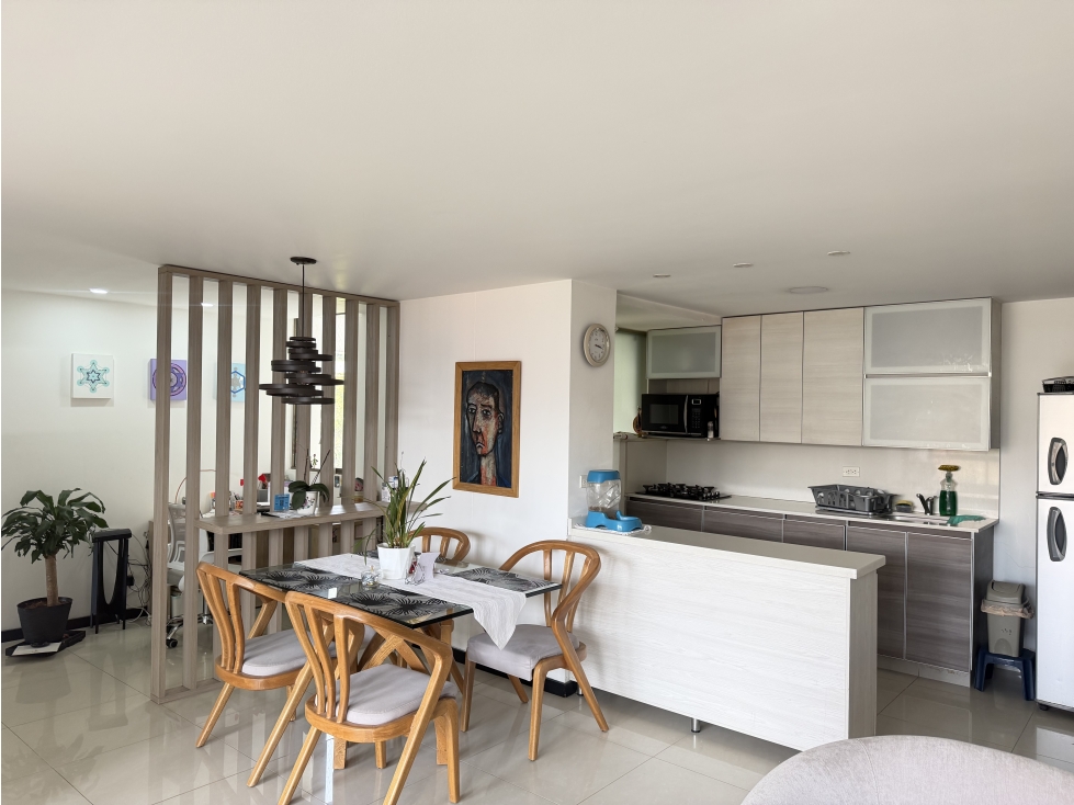 VENDO APARTAMENTO EN EL POBLADO SECTOR CASTROPOL — foto 4