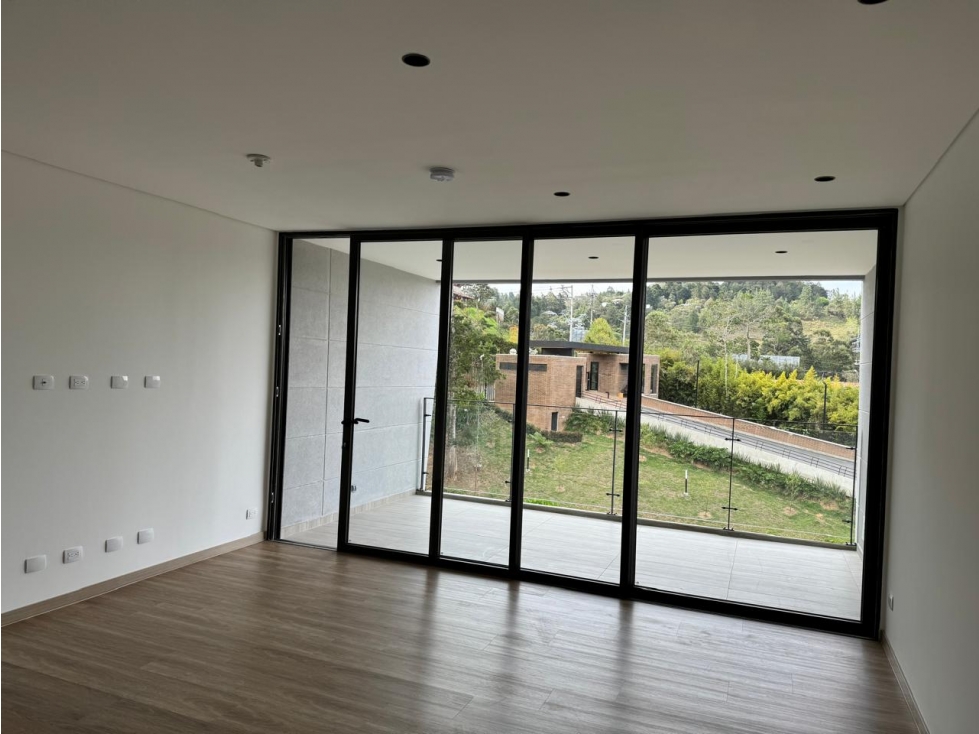 EN ARRIENDO APARTAMENTO CERCA AL AEROPUERTO SECTOR SAJONIA EN RIONEGRO — foto 2