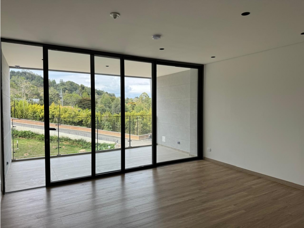 EN ARRIENDO APARTAMENTO CERCA AL AEROPUERTO SECTOR SAJONIA EN RIONEGRO