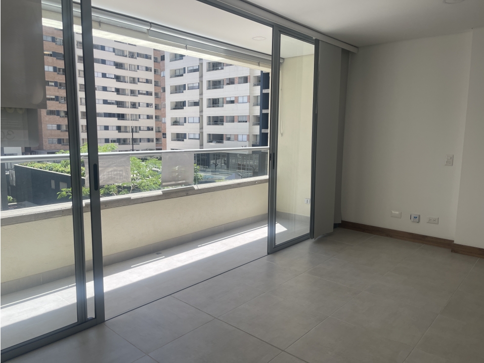 ARRIENDO APARTAMENTO POBLADO SECTOR CUIDAD DEL RIO — foto 3