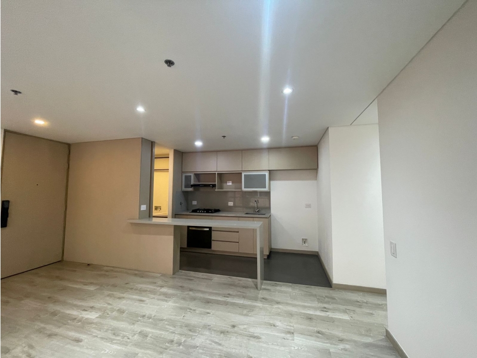 ARRIENDO APTO SECTOR PADRE MARIANITO EL POBLADO — foto 4