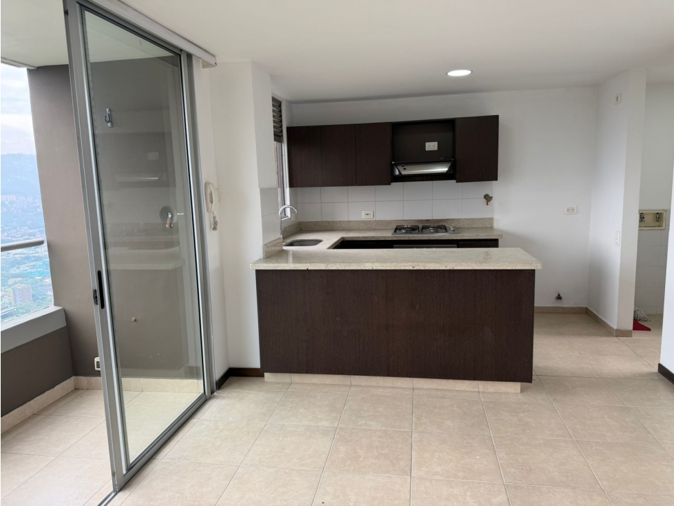 ARRIENDO APARTAMENTO EN EL POBLADO SECTOR PALMAS — foto 2