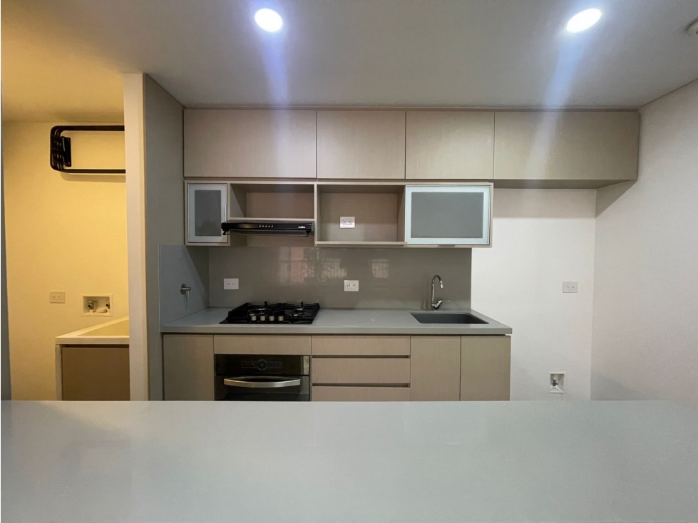 ARRIENDO APTO SECTOR PADRE MARIANITO EL POBLADO — foto 2