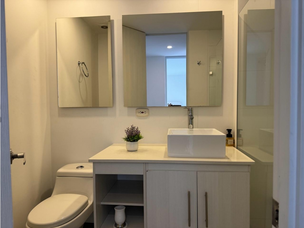 EN ARRIENDO APARTAMENTO AMOBLADO EN EL POBLADO MEDELLÍN COLOMBIA — foto 3