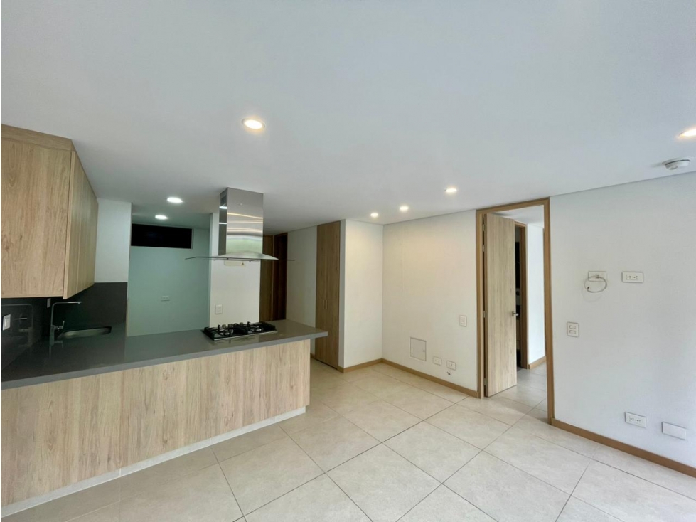 ARRIENDO APARTAESTUDIO EN POBLADO SECTOR PALMAS - COUNTRY CLUB — foto 6
