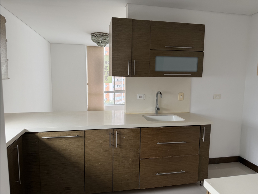 ARRIENDO APARTAMENTO EN EL POBLADO SECTOR SANTA MARÍA DE LOS ÁNGELES — foto 4