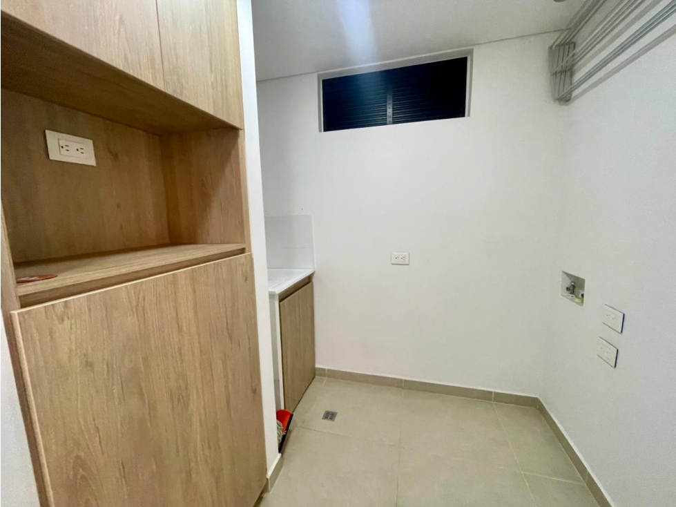 ARRIENDO APARTAESTUDIO EN POBLADO SECTOR PALMAS - COUNTRY CLUB — foto 3