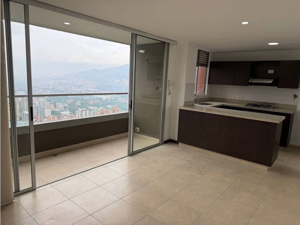 ARRIENDO APARTAMENTO EN EL POBLADO SECTOR PALMAS