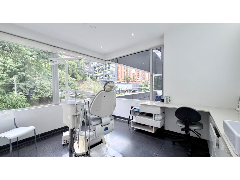VENTA CONSULTORIO ODONTOLOGICO-OFICINA EN EL POBLADO SECTOR CASTROPOL — foto 4