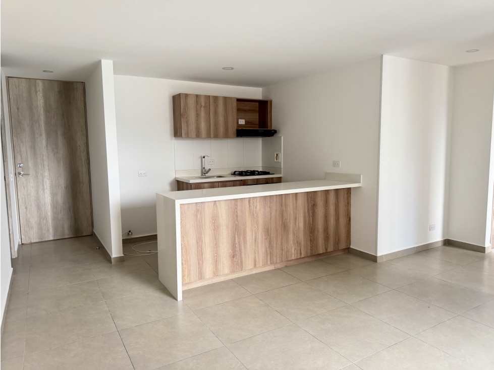 VENDO APARTAMENTO EN EL POBLADO SECTOR CIUDAD DEL RÍO — foto 2