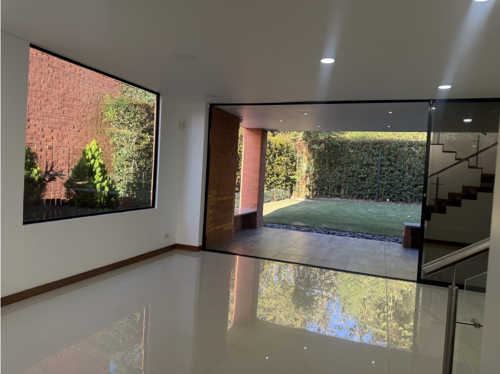 ALQUILO CASA EN ENVIGADO SECTOR LAS CALLEJAS — foto 3