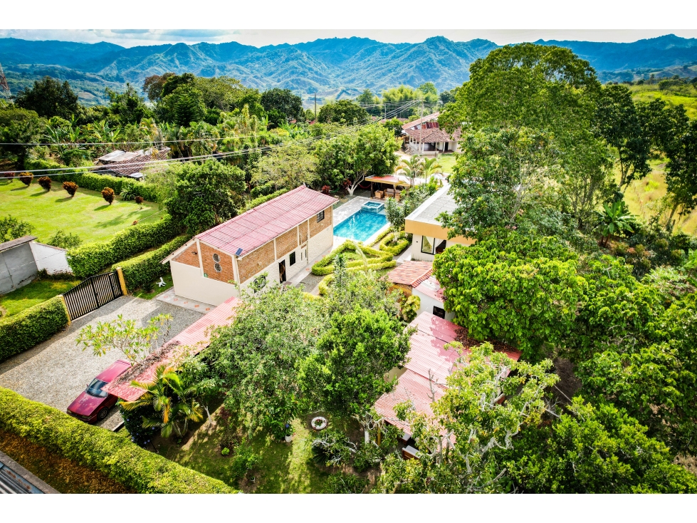 FINCA HOTEL EN VENTA - CERCA A PUEBLO TAPAO (MONTENEGRO) - 2