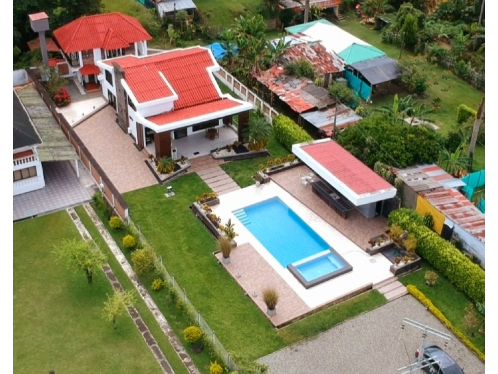 Venta de Espectacular Chalet vía Tebaida - Armenia
