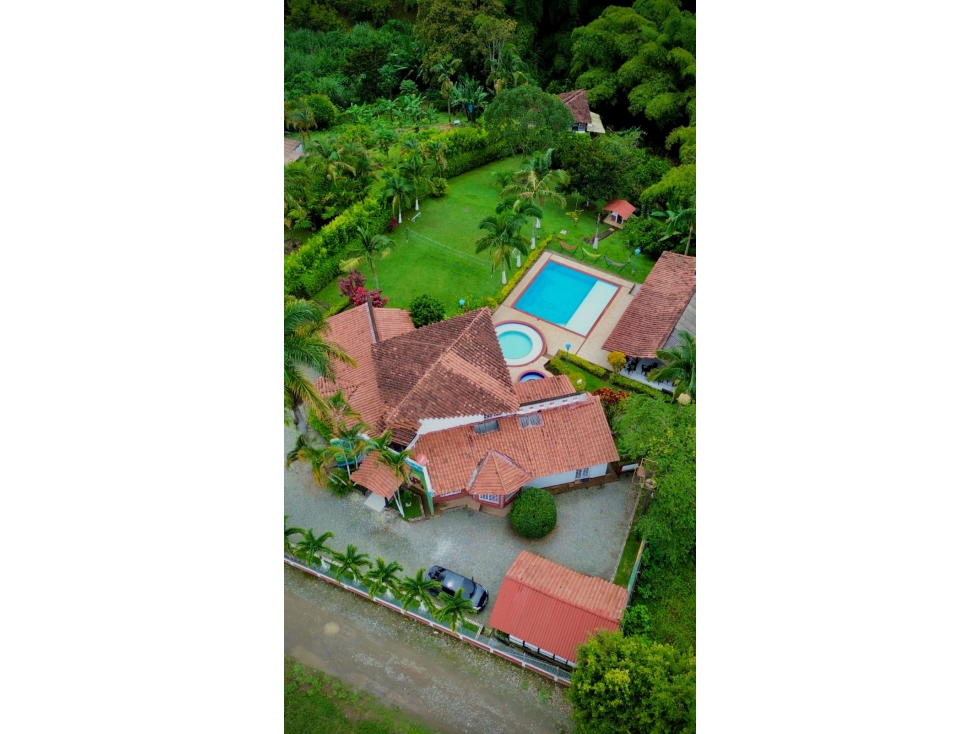 CASA HOTEL EN VENTA - KM 4 VIA ARMENIA - LA TEBAIDA - 1