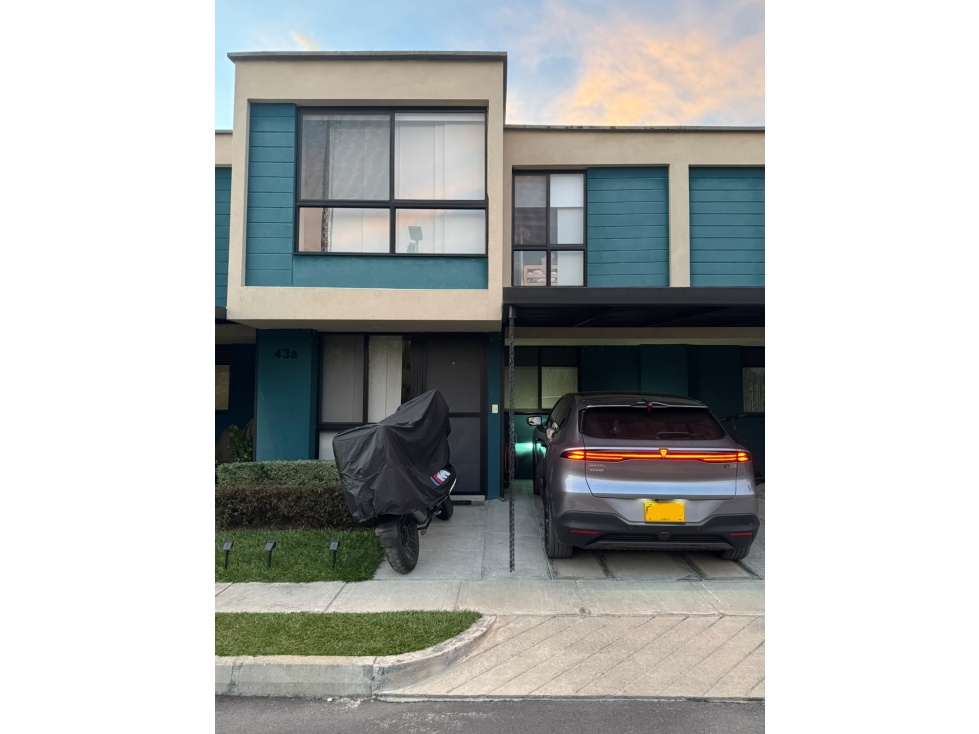 CASA EN VENTA EN LA TEBAIDA