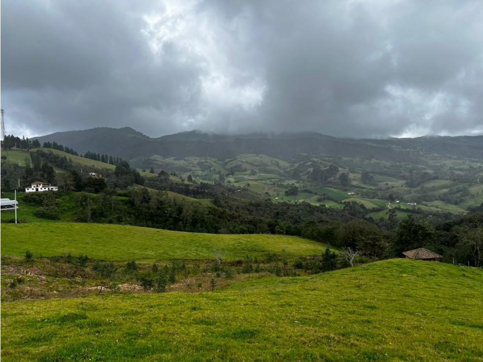 LOTE EN VENTA - A 10 MINUTOS DE GUATAVITA - 6