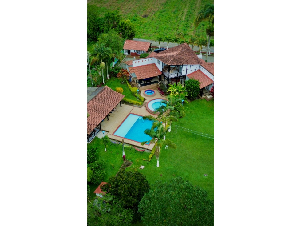 CASA HOTEL EN VENTA - KM 4 VIA ARMENIA - LA TEBAIDA - 4