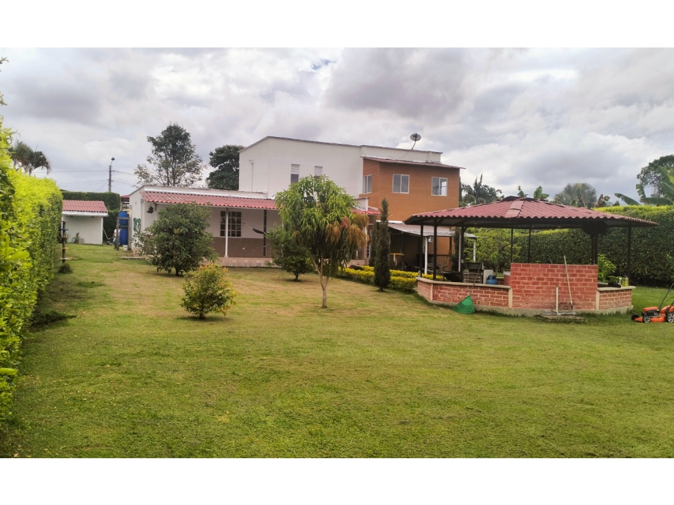 CASA CAMPESTRE EN VENTA - VIA ARMENIA - PUEBLO TAPAO