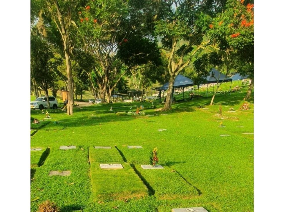 LOTE CEMENTERIO JARDINES DEL RECUERDO — foto 4