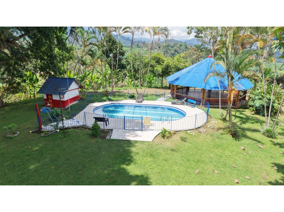 VENTA DE FINCA-HOTEL EN CALARCÁ, QUINDÍO, COLOMBIA - 2