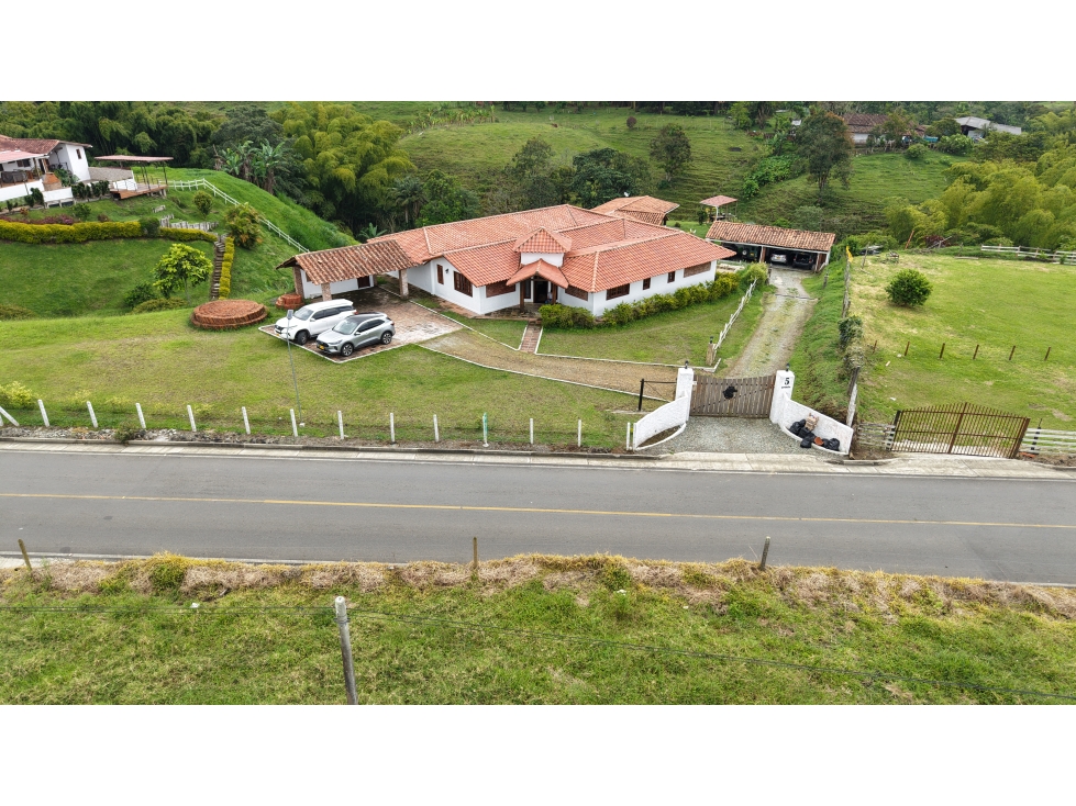 VENTA DE CASA CAMPESTRE EN CIRCASIA, QUINDÍO, COLOMBIA