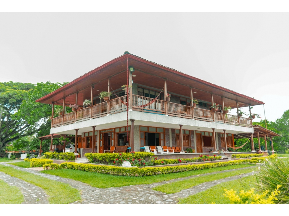 VENTA DE FINCA-HOTEL EN MONTENEGRO, QUINDÍO, COLOMBIA - 2