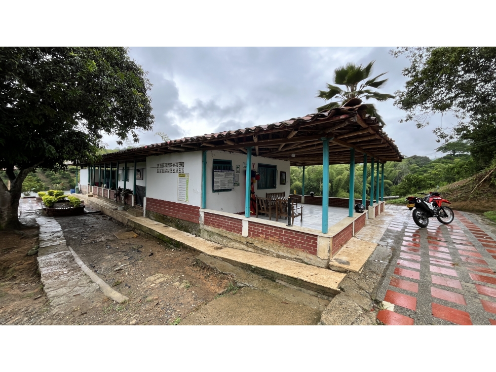 SE VENDE FINCA EN CARTAGO, VALLE, COLOMBIA