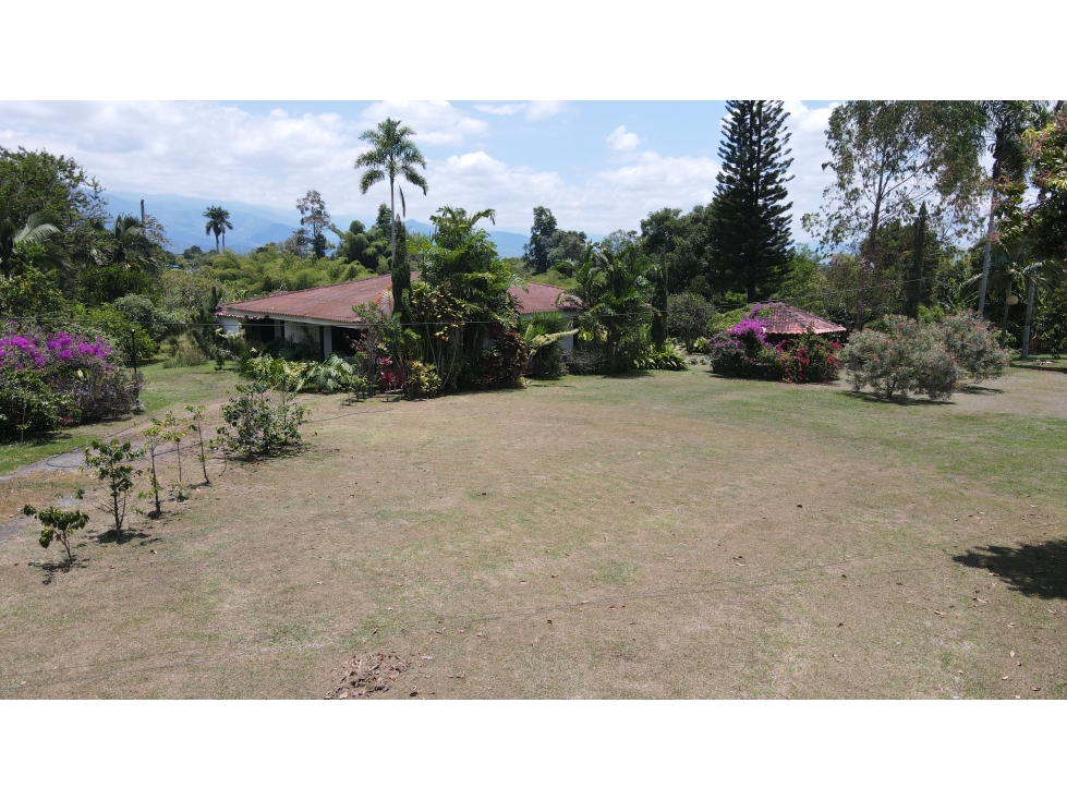 VENTA DE LOTE COMERCIAL EN ARMENIA, QUINDIO, COLOMBIA — foto 2