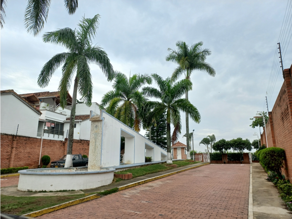 CASA EN VENTA / ALTOS DEL CACIQUE CONJUNTO PALMERAS - 2