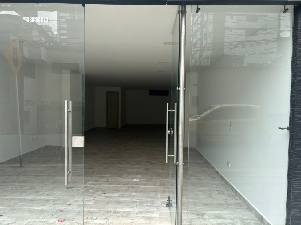 LOCAL COMERCIAL EN VENTA /ANTONIA SANTOS-CLASS 24 - 2