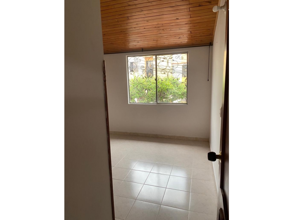 APARTAMENTO EN ARRIENDO / VILLA CLAVER CALLE 200 / PISO 2 — foto 5