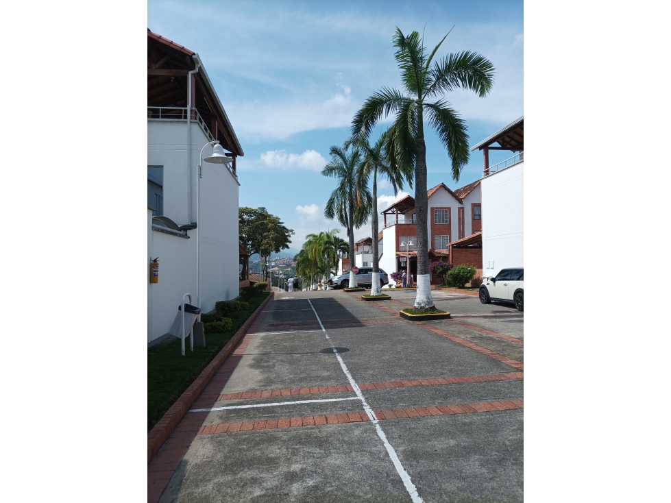 CASA EN VENTA PALMERAS DEL CACIQUE 2 - 3
