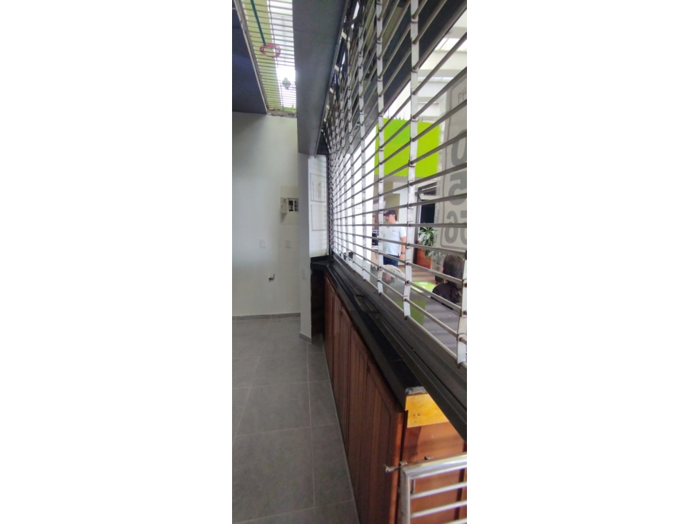 LOCAL EN ARRIENDO / CC CUARTA ETAPA CABECERA - BUCARAMANGA - 4