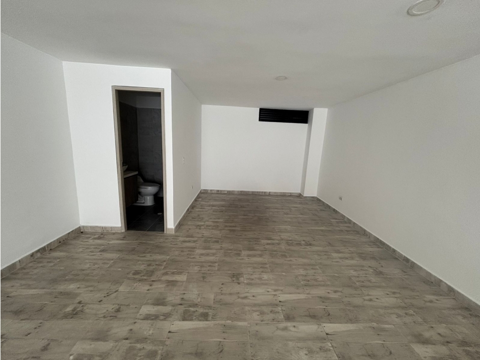 LOCAL COMERCIAL EN VENTA /ANTONIA SANTOS-CLASS 24 - 6