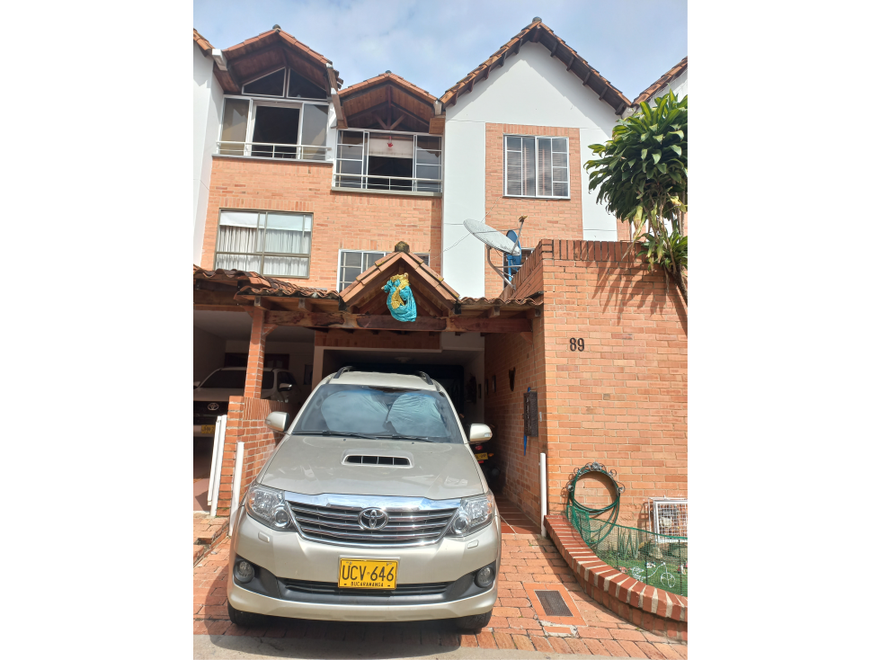 CASA EN VENTA / ALTOS DEL CACIQUE CONJUNTO PALMERAS - 3