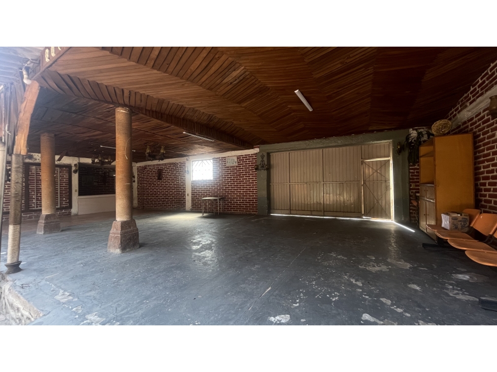TERRENO CÉNTRICO EN ESQUINA USO COMERCIAL Y HABITACIONAL - 3