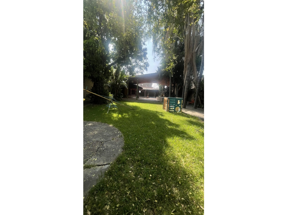 TERRENO CÉNTRICO EN ESQUINA USO COMERCIAL Y HABITACIONAL - 4