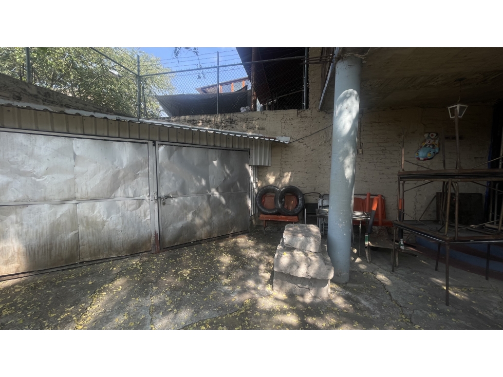 TERRENO CÉNTRICO EN ESQUINA USO COMERCIAL Y HABITACIONAL - 5