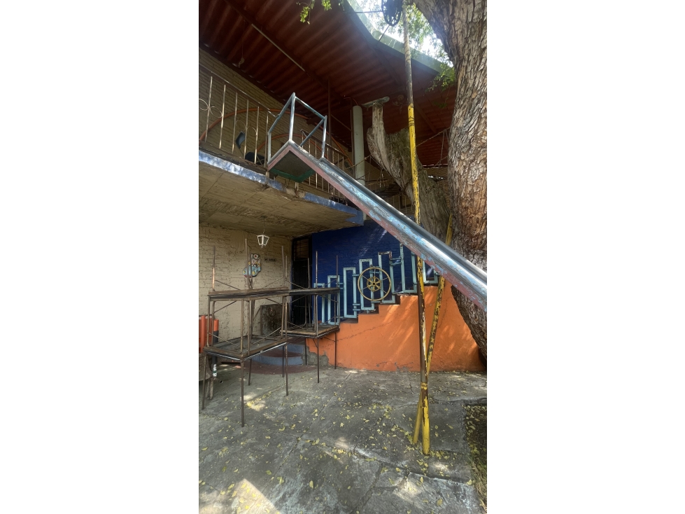 TERRENO CÉNTRICO EN ESQUINA USO COMERCIAL Y HABITACIONAL - 6