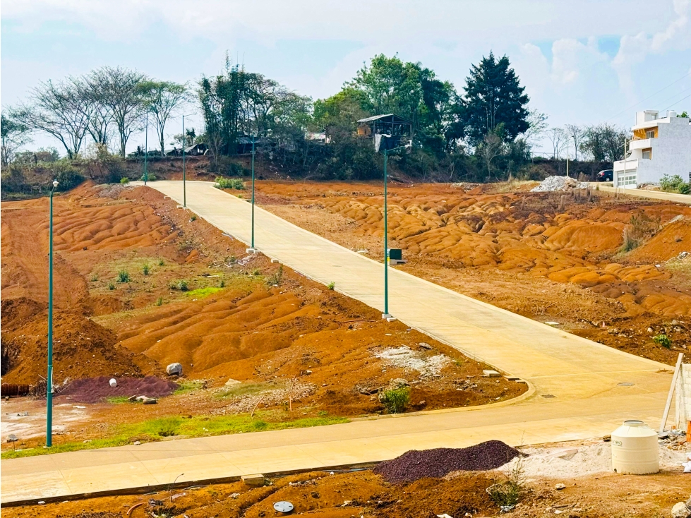 Terrenos en venta en Fraccionamiento Los Almendros, Xalapa - 3