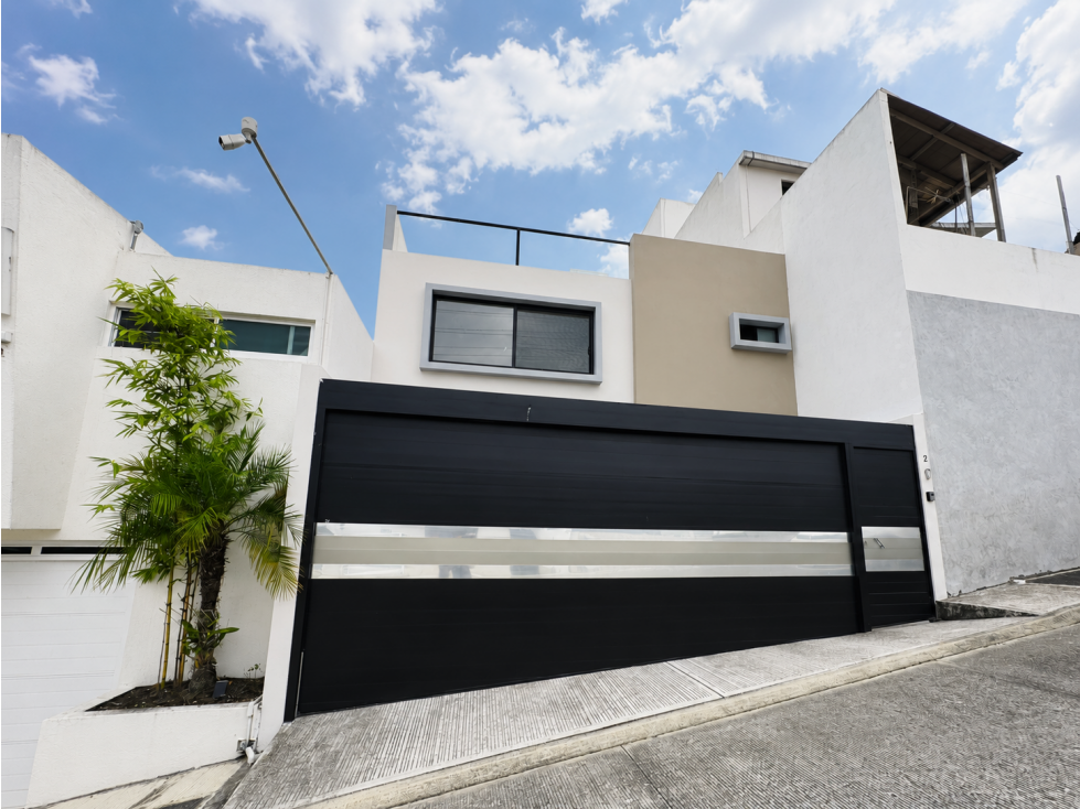 Casa en venta en Priv. de Sofía, Fraccionamiento Monte Magno, Xalapa - 1