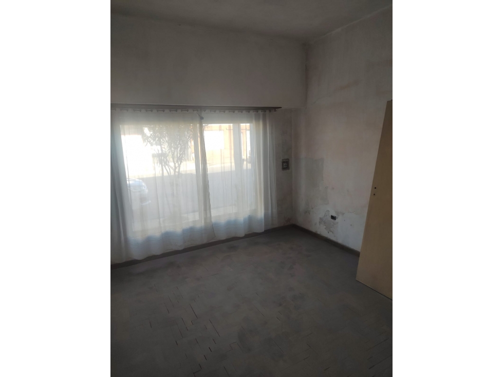 Venta | Casa | 2 dorm | Mariano Moreno | a refaccionar - 4
