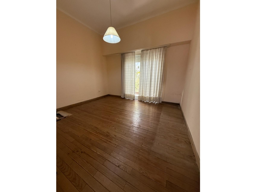 Venta | Casa | 4 dorm | Bolivar y V Lopez