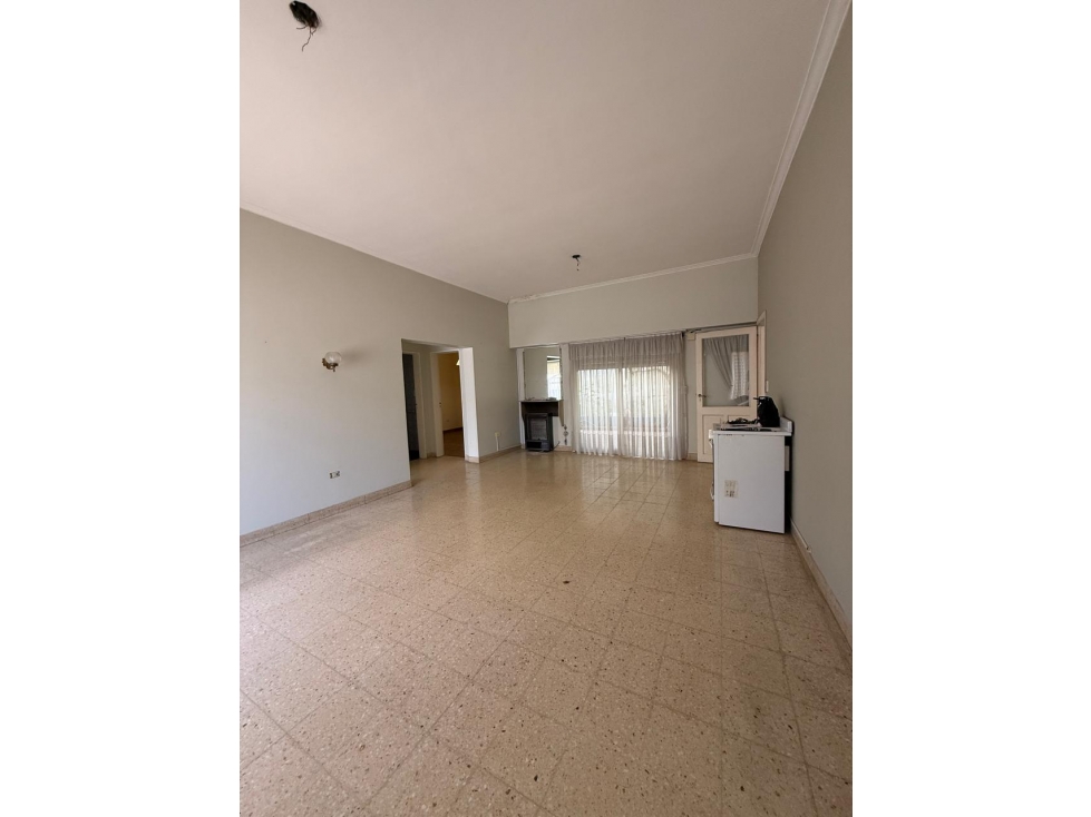 Venta | Casa | 4 dorm | Bolivar y V Lopez — foto 2
