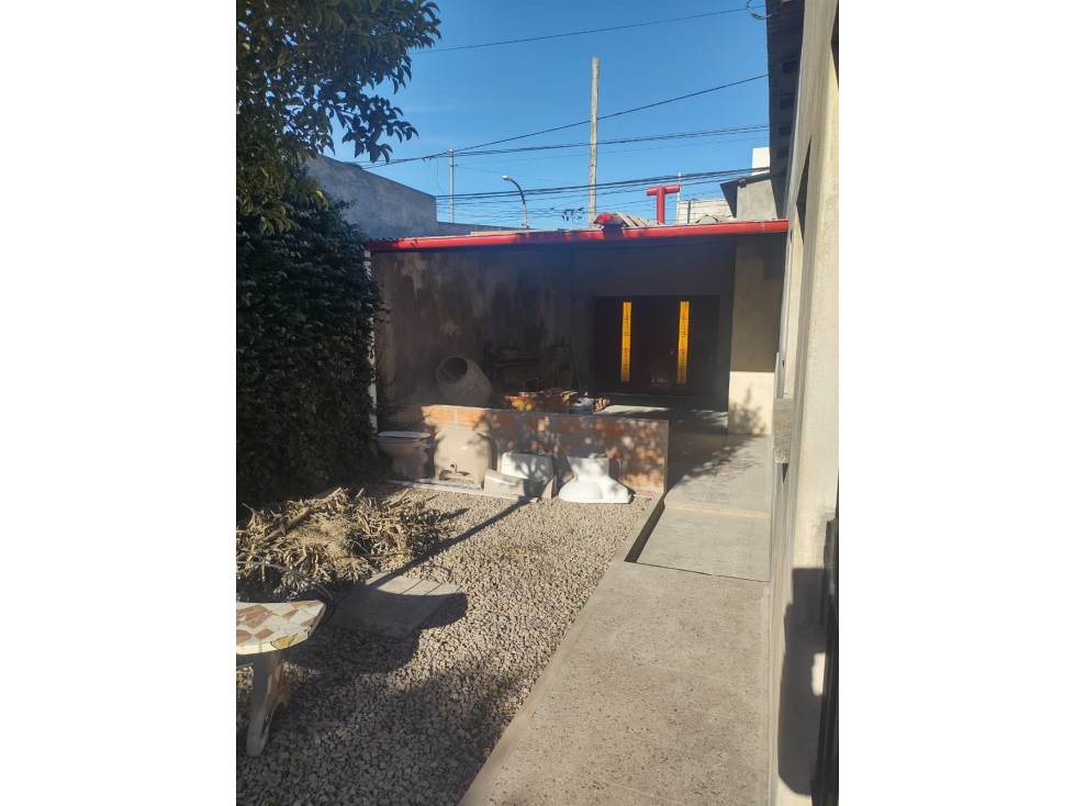 Venta | Casa | 2 dorm | Mariano Moreno | a refaccionar - 5