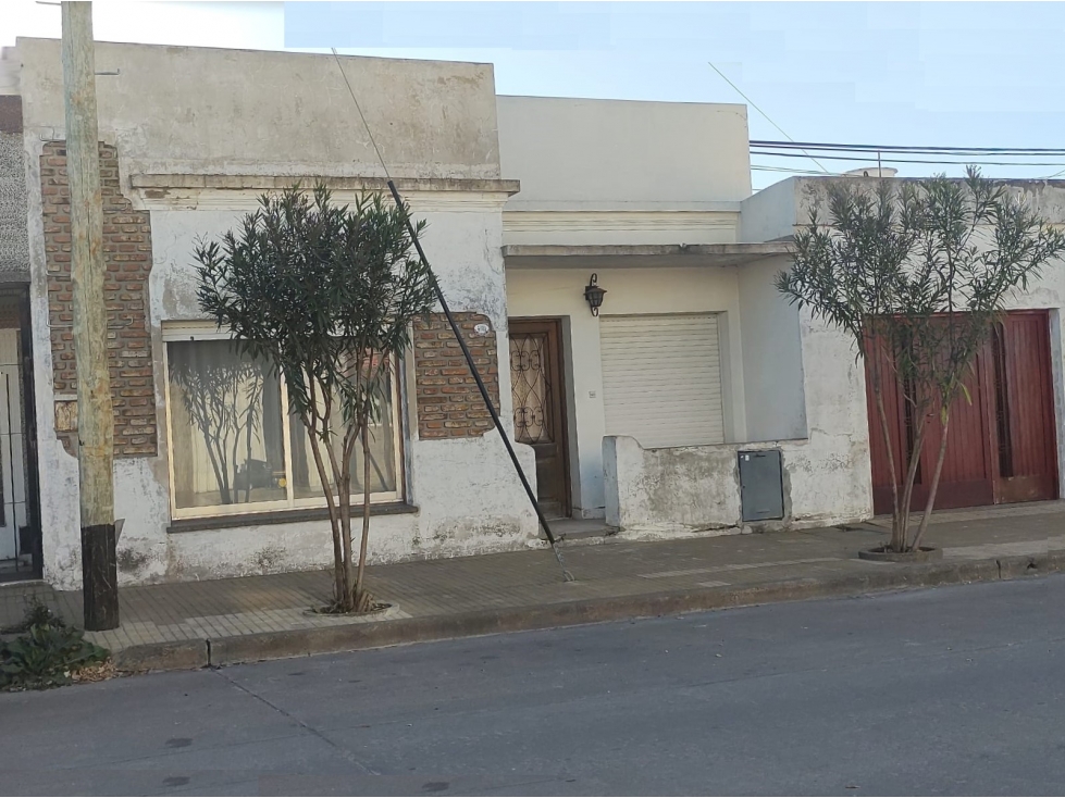Venta | Casa | 2 dorm | Mariano Moreno | a refaccionar - 1